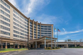  Clarion Hotel & Suites Mount Laurel  Маунт Лорел